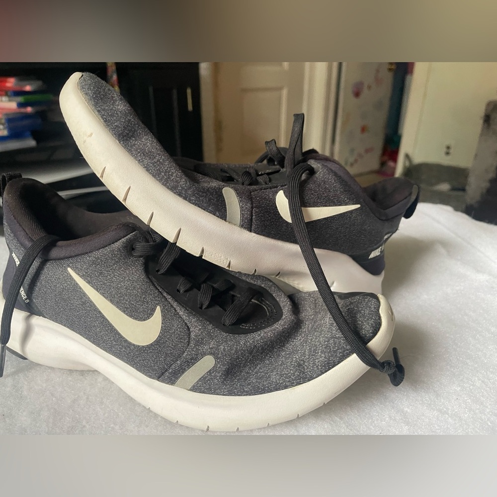 Women’s Nike Free Rn 2018 Sneakers size 8